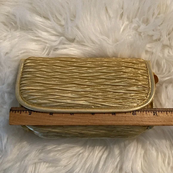 Unbranded gold gathered lame evening bag w/zip close, inside mirror $9 - Picture 8 of 11